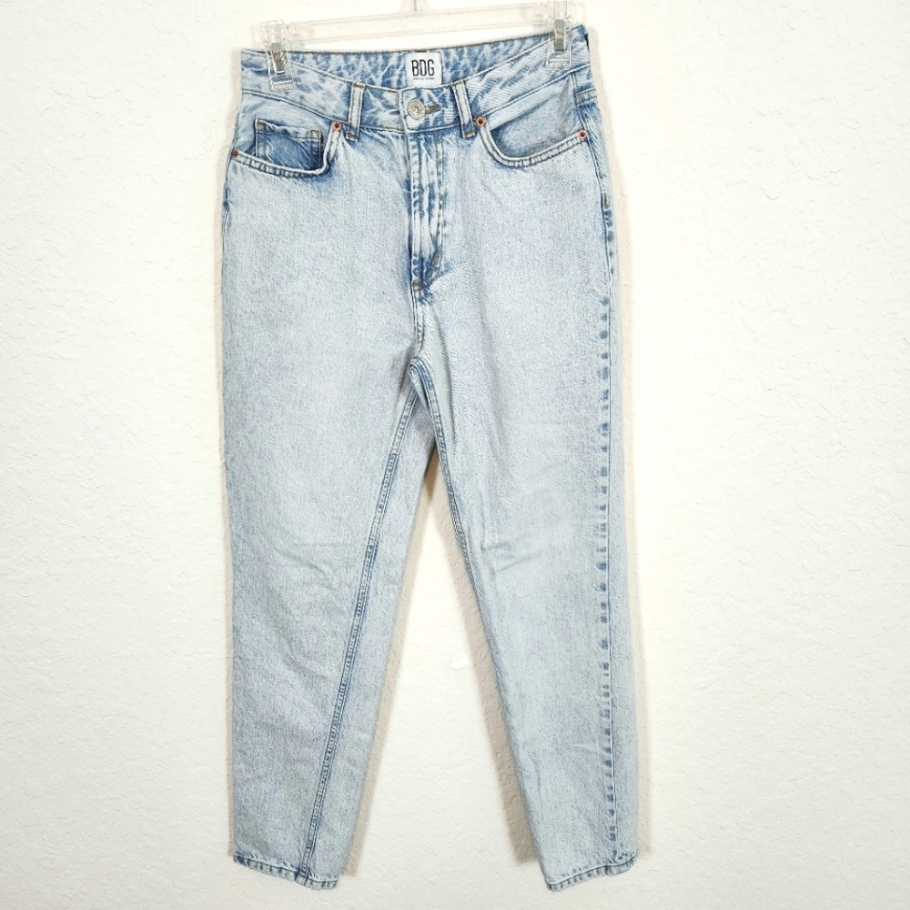 Urban Outfitters | Mom High Rise Jeans Light Wash Size 26